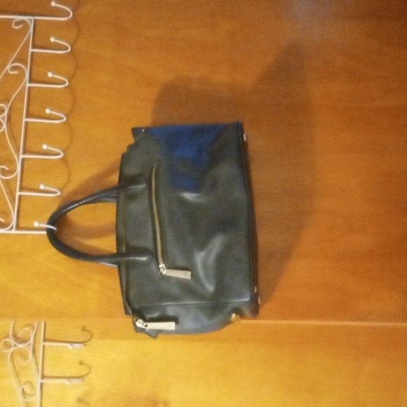 Handbag - Picture 2 of 5